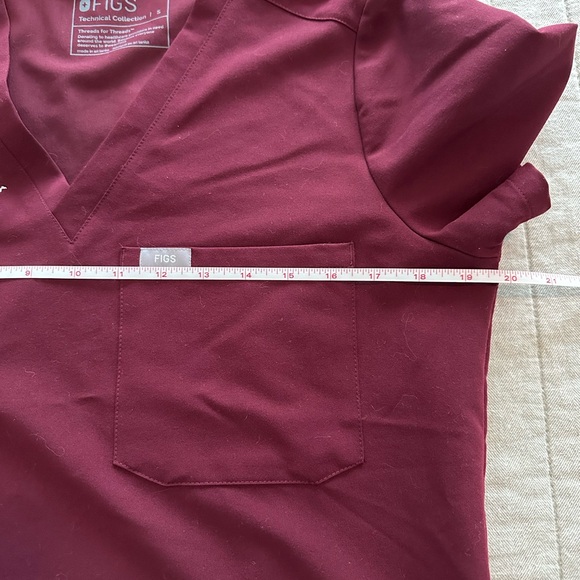 FIGS Scrub Top Heartgard
Embroidered - Picture 4 of 6